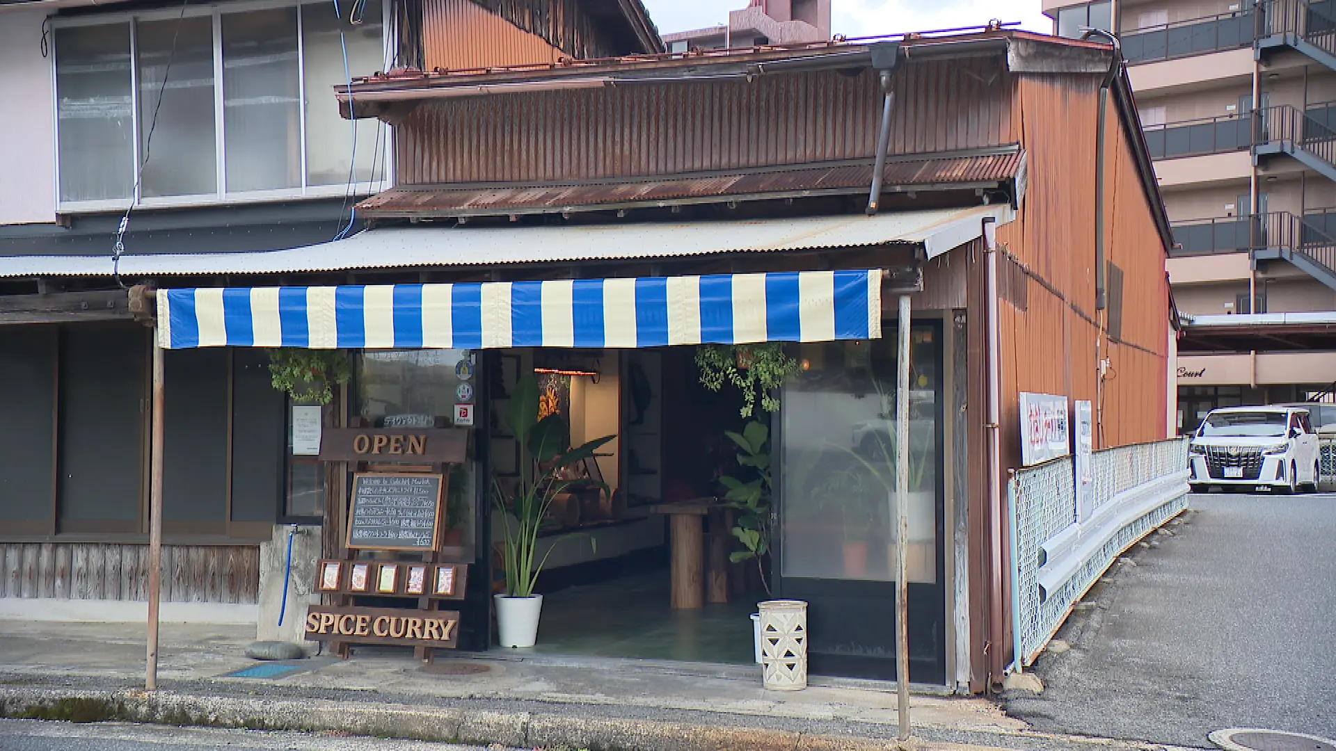 ガラシャツマーケット　外観