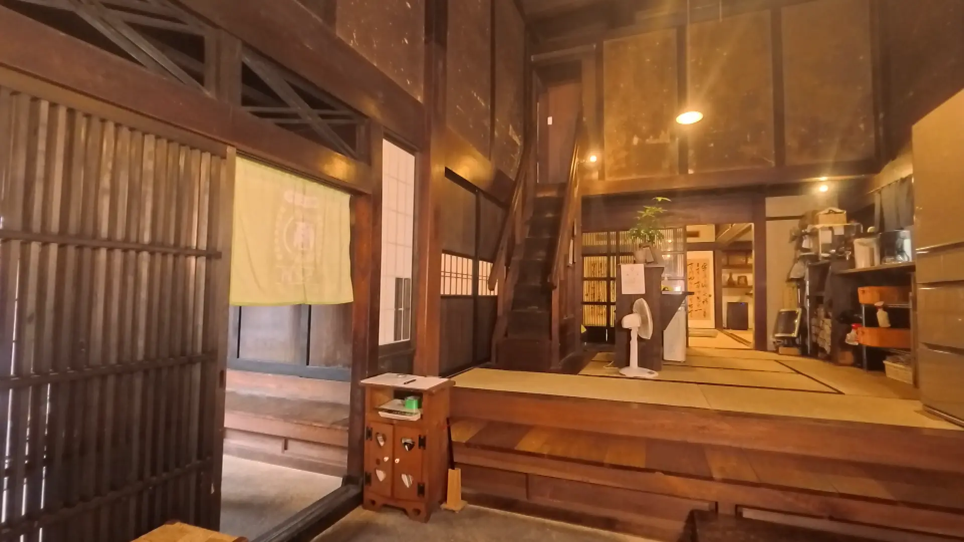 とんかつ新　内装