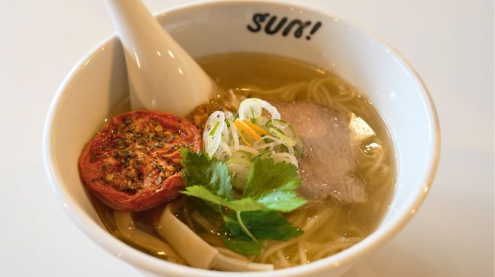 「ラーメンサン」の「ローストトマト塩ラーメン」