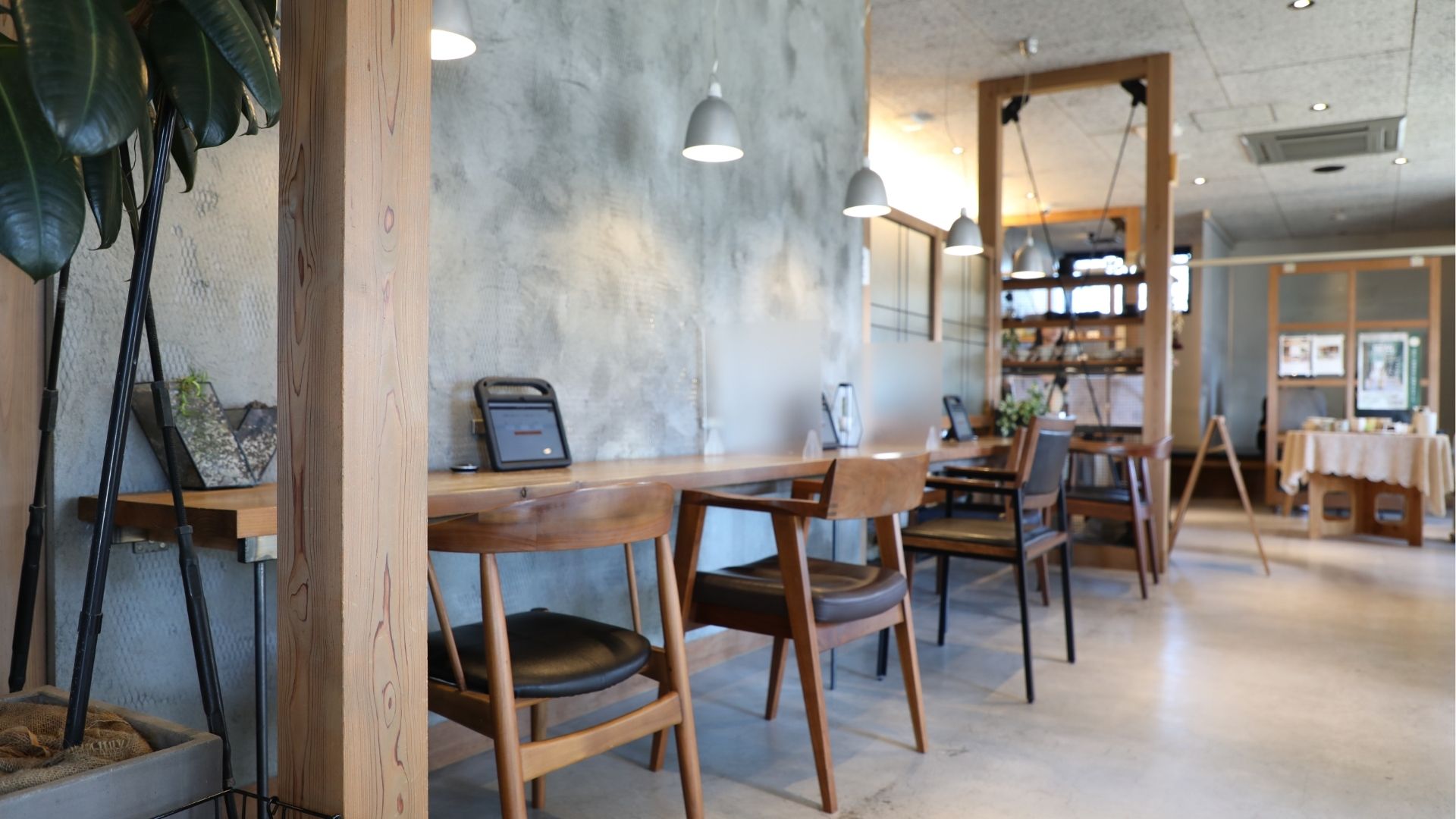 カフェレオンのカウンター席