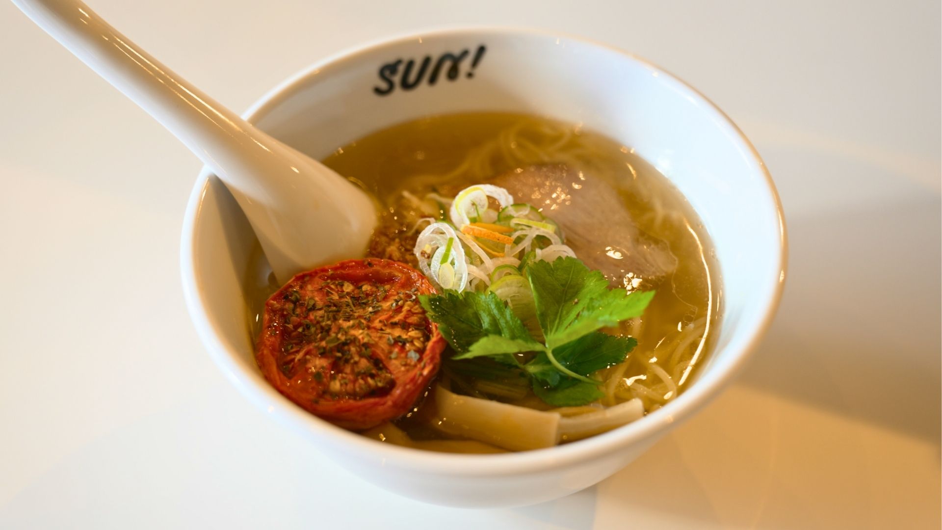 ローストトマト塩ラーメン