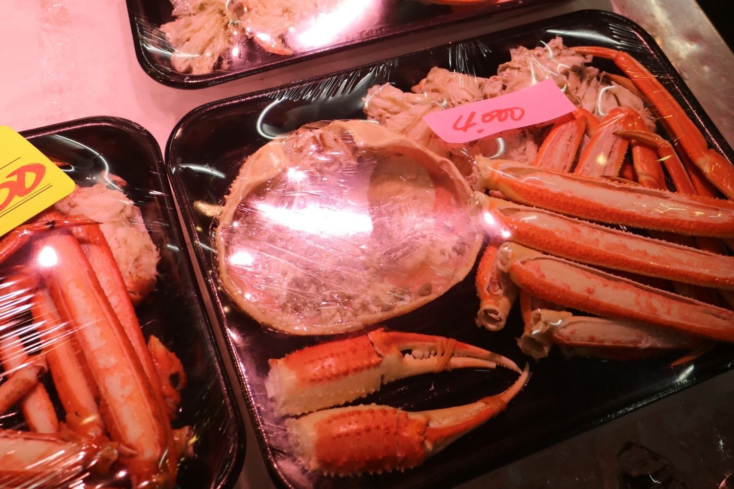 カット済みのカニ