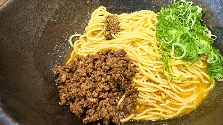 階杉の汁なし担担麵