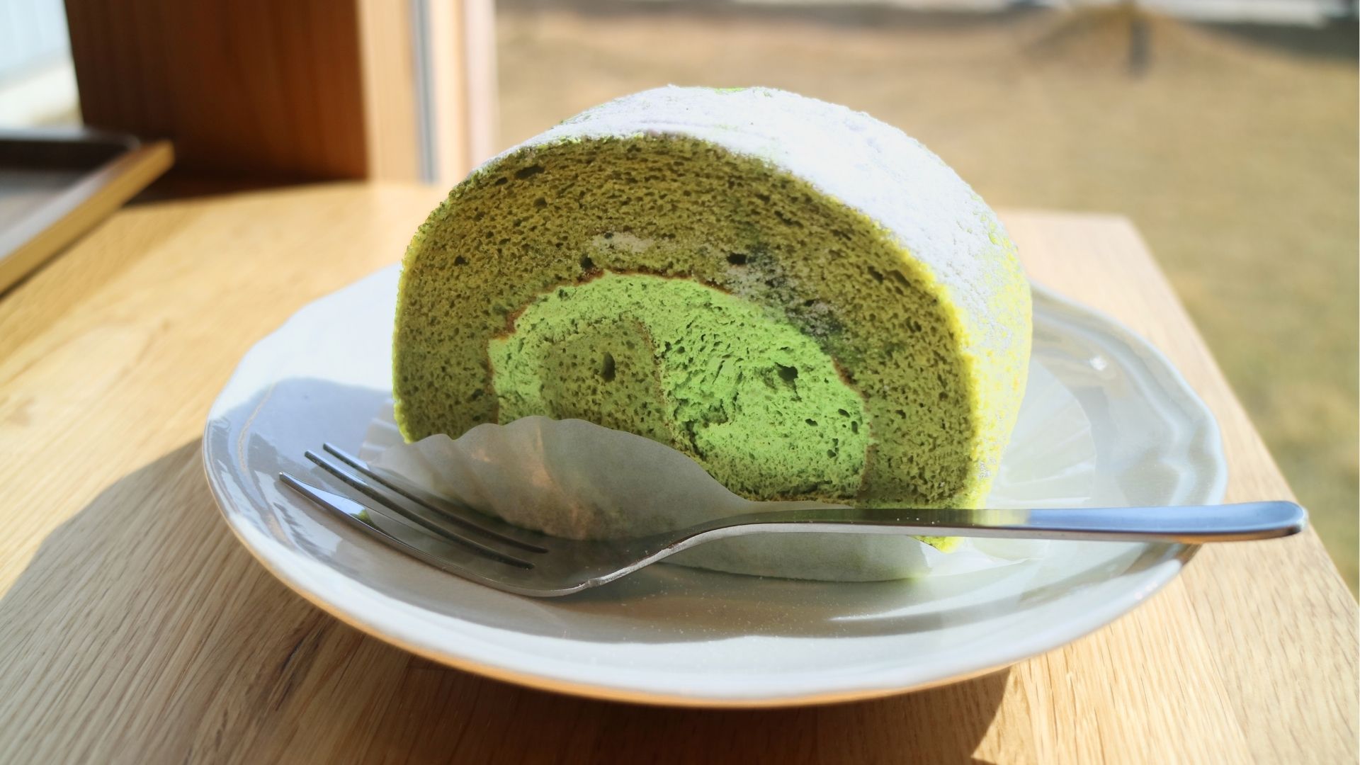 なぎの木カフェ 有機桑抹茶のロールケーキ