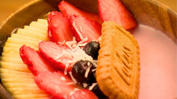 カフェオフ松江の春限定アサイーボウル