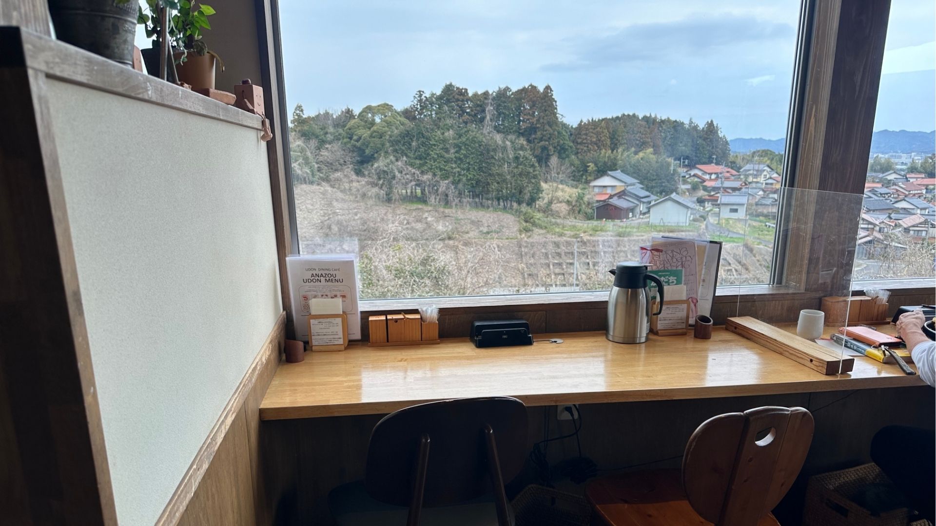 安菜蔵のカウンター席