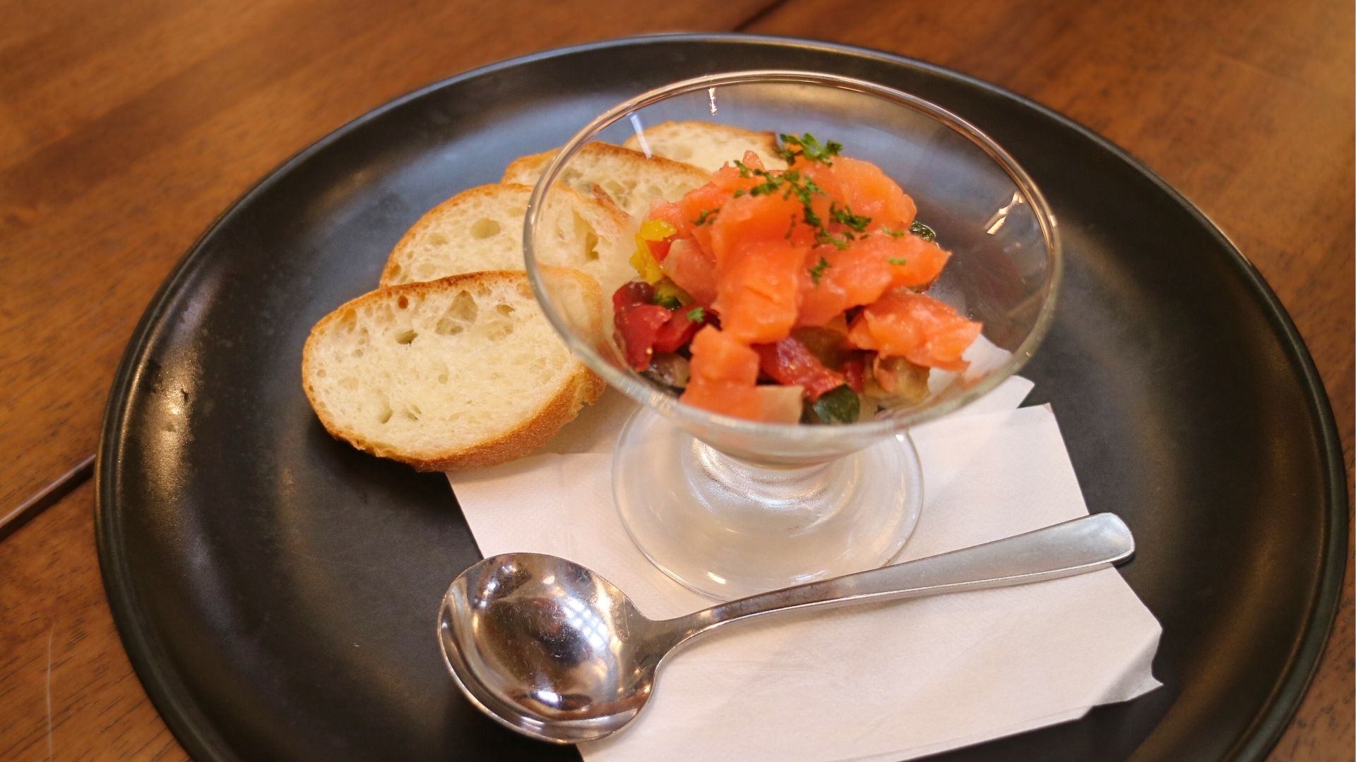 ピエトロの「サーモンと彩り野菜のタルタル」