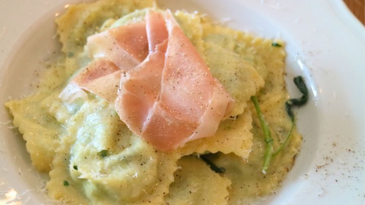 タベルナタキのラビオリ