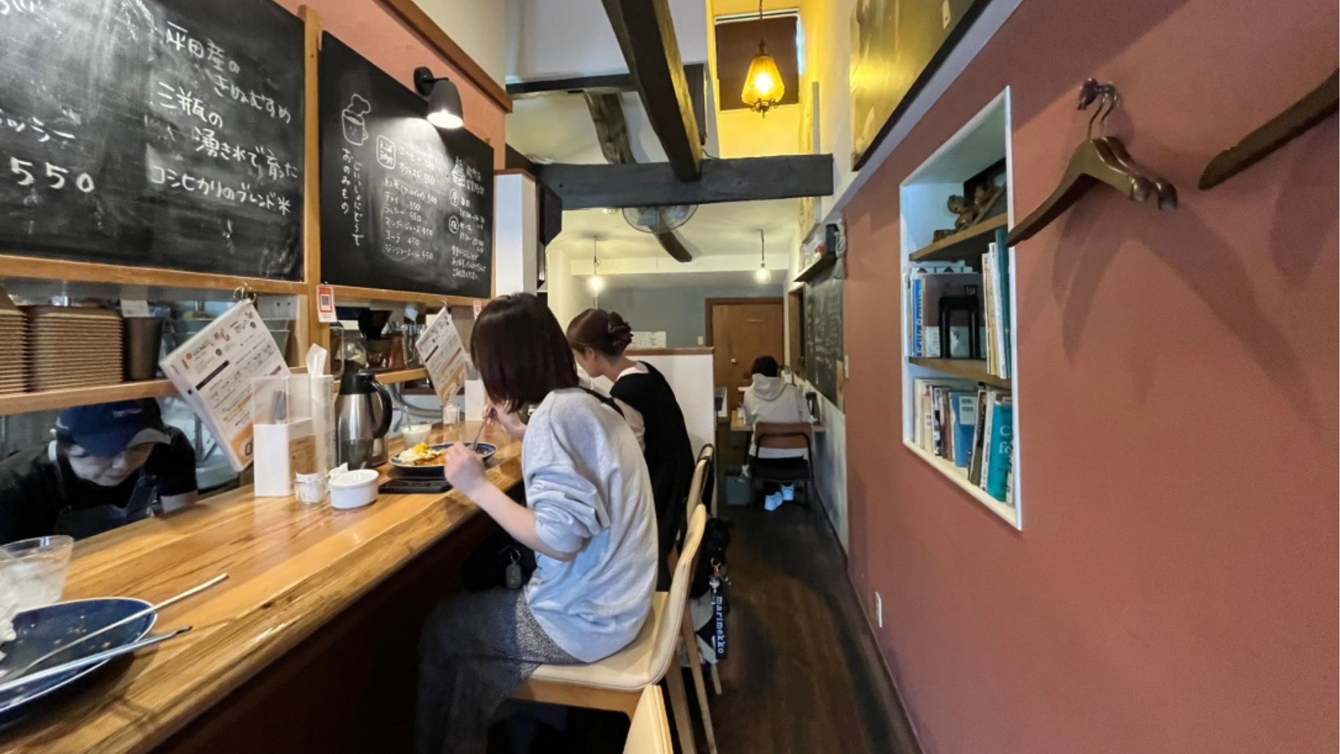 KARLY tonomachi店内