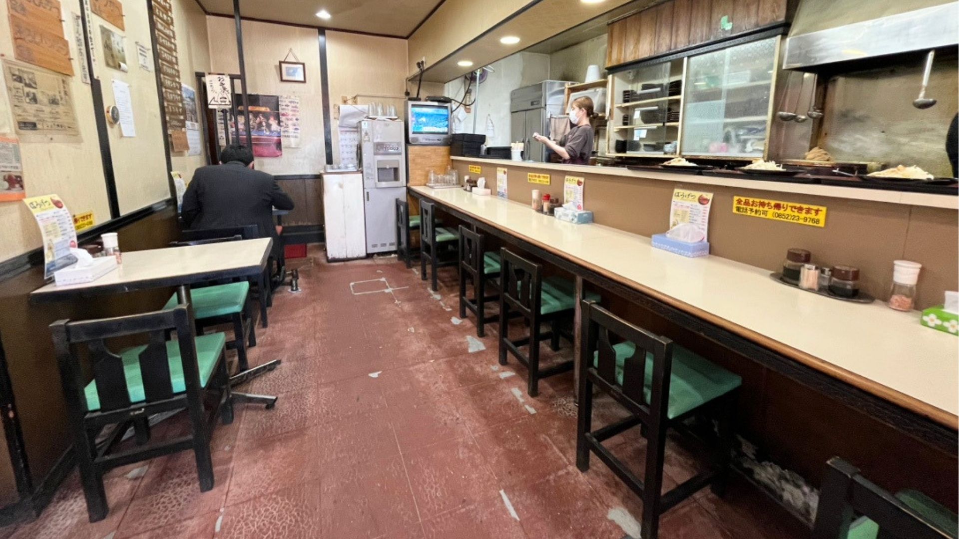 ぼうげつ　店内