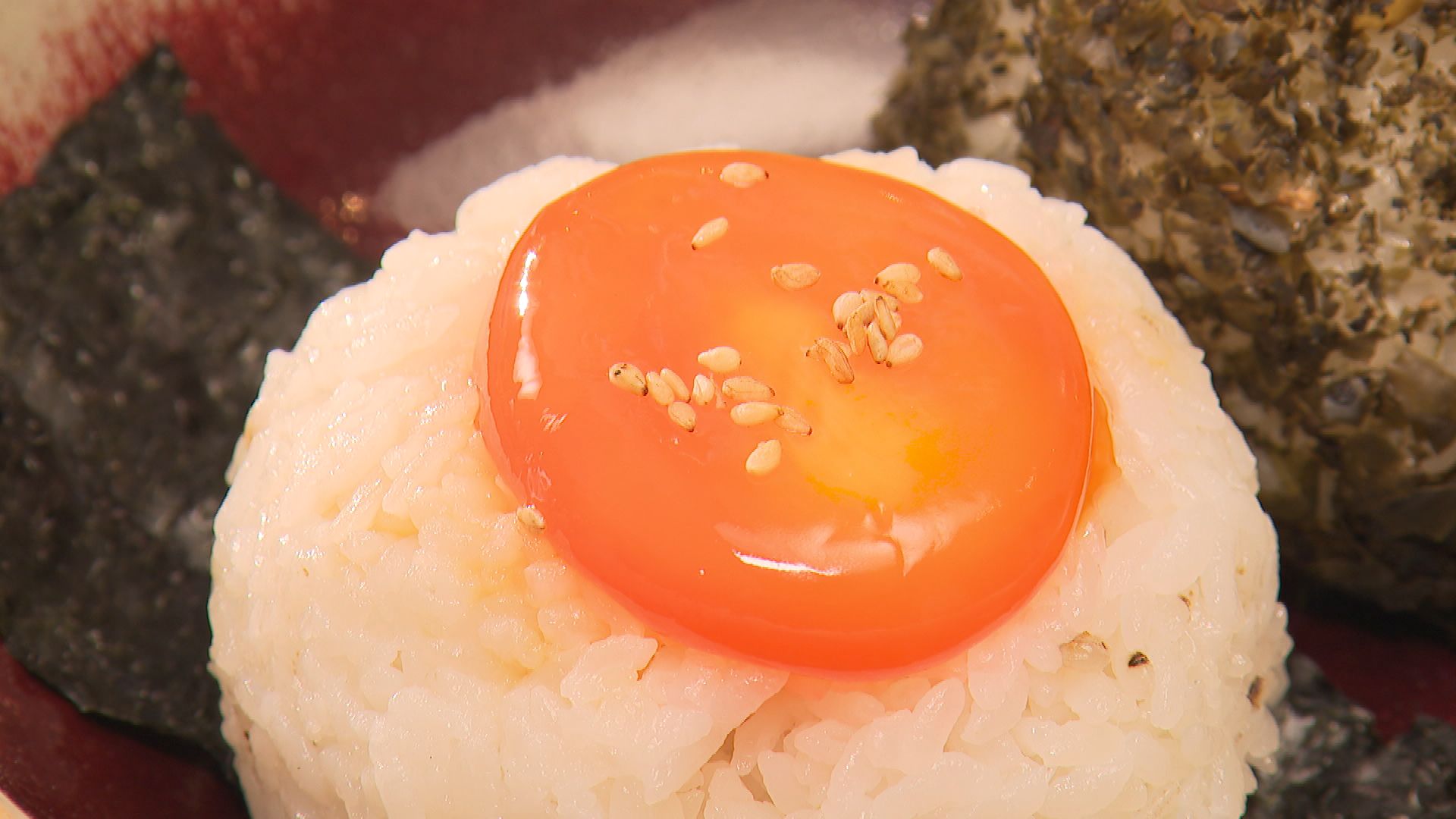 卵黄醤油漬けのおにぎり