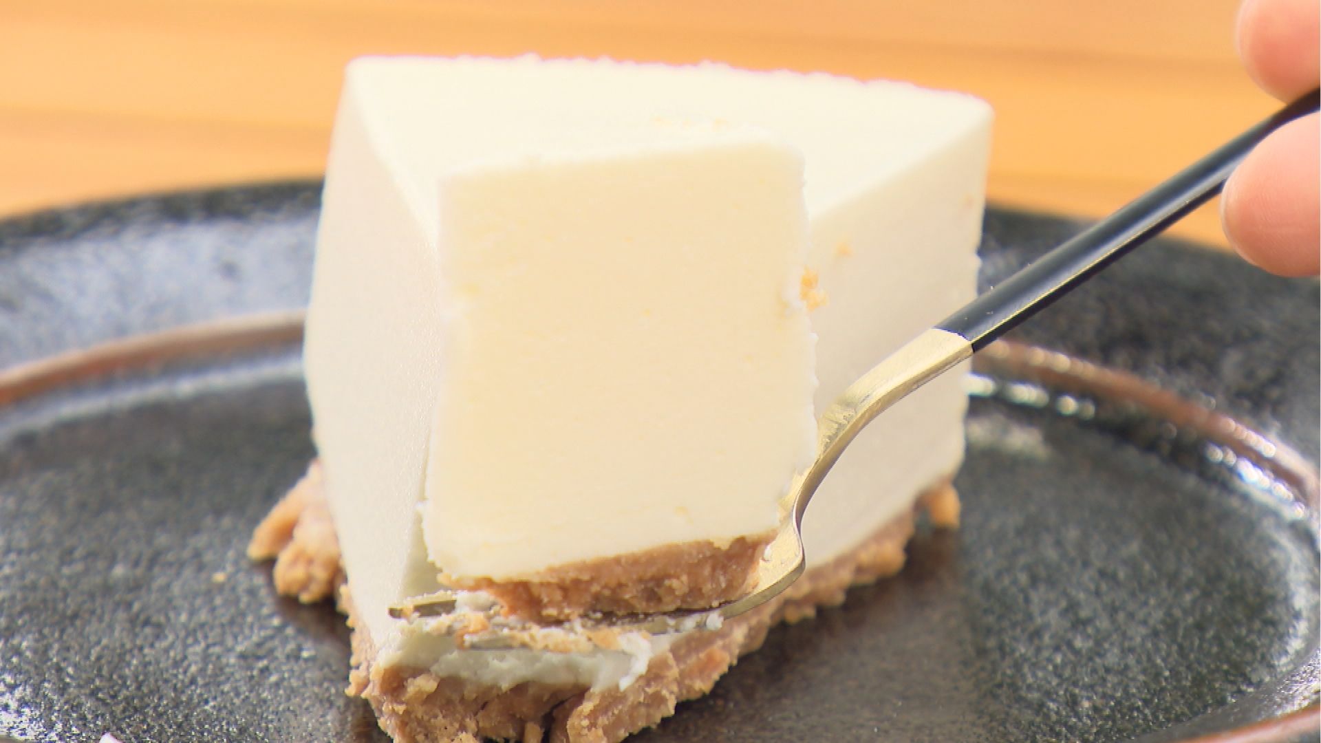 自慢のレアチーズケーキ