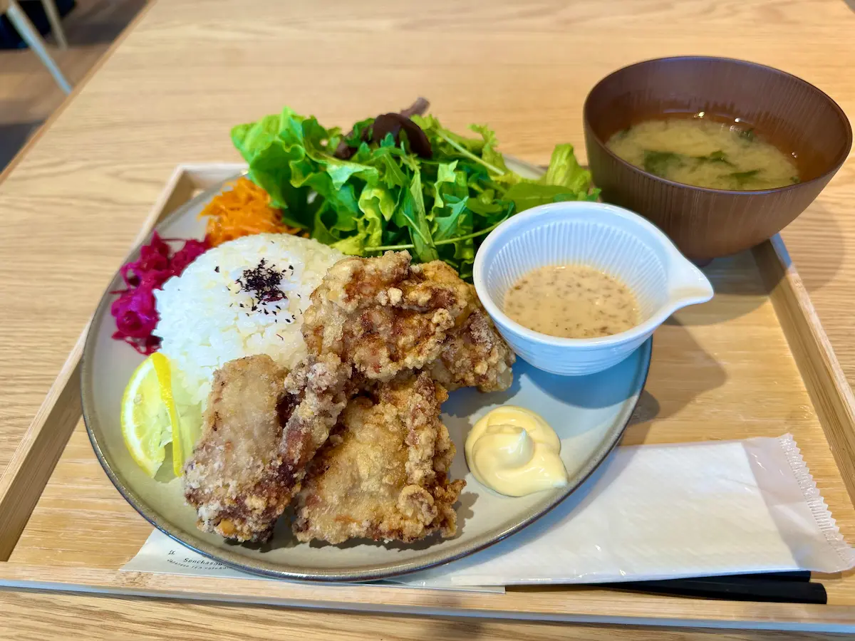 SENCHASOUの唐揚げランチ