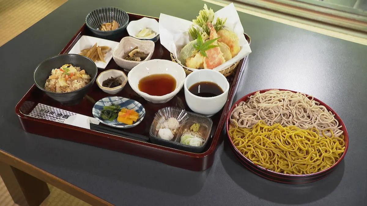 そば処今昔の人気メニュー定食・食べ比べ（大山そば・韃靼そば）２種類のそばと品質豊富なおかずがそろう贅沢なランチメニュー