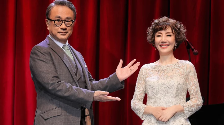 舞台「虹のかけら～もうひとりのジュディ」の構成、演出を手掛ける三谷幸喜と、主演の戸田恵子