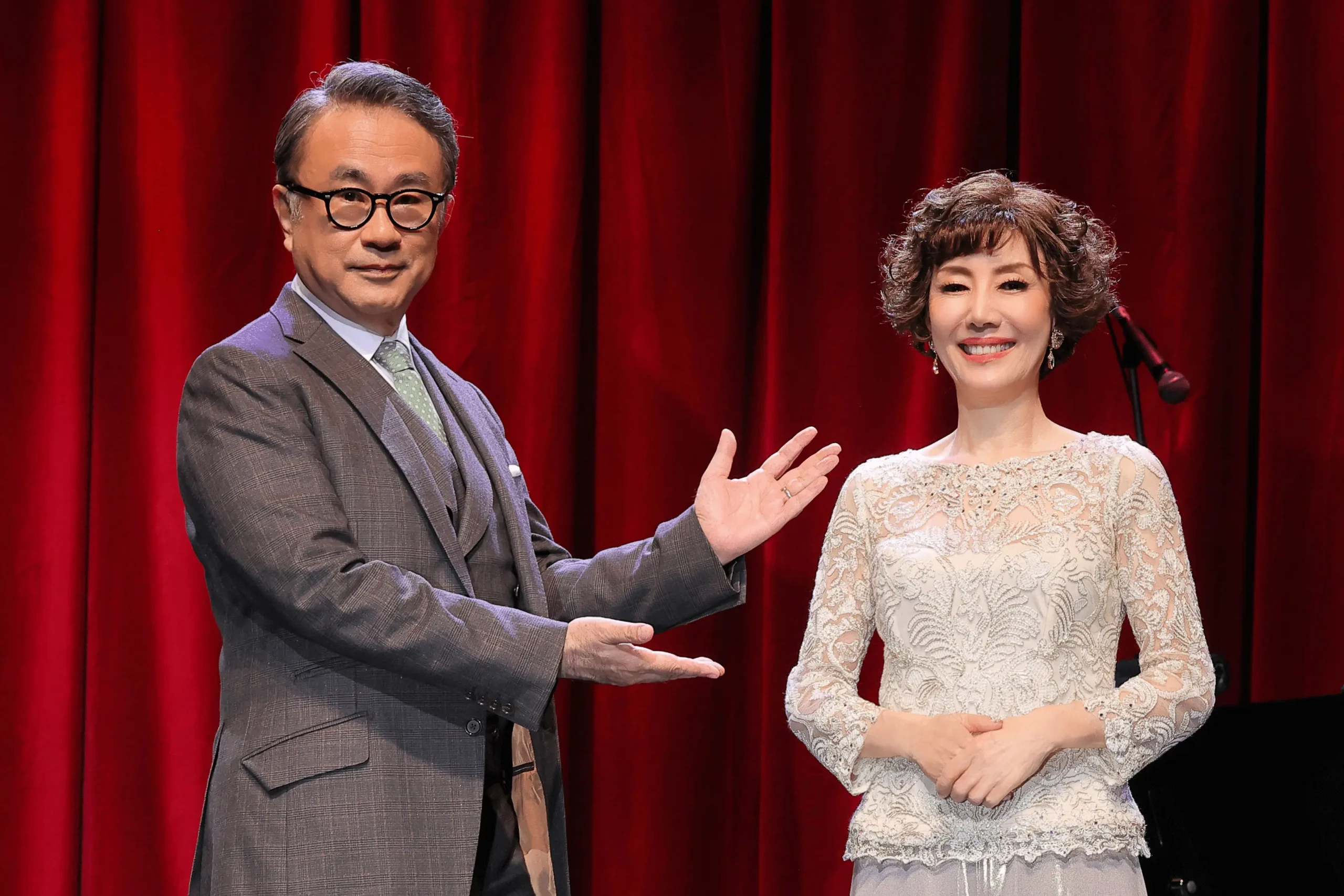 舞台「虹のかけら～もうひとりのジュディ」の構成、演出を手掛ける三谷幸喜と、主演の戸田恵子