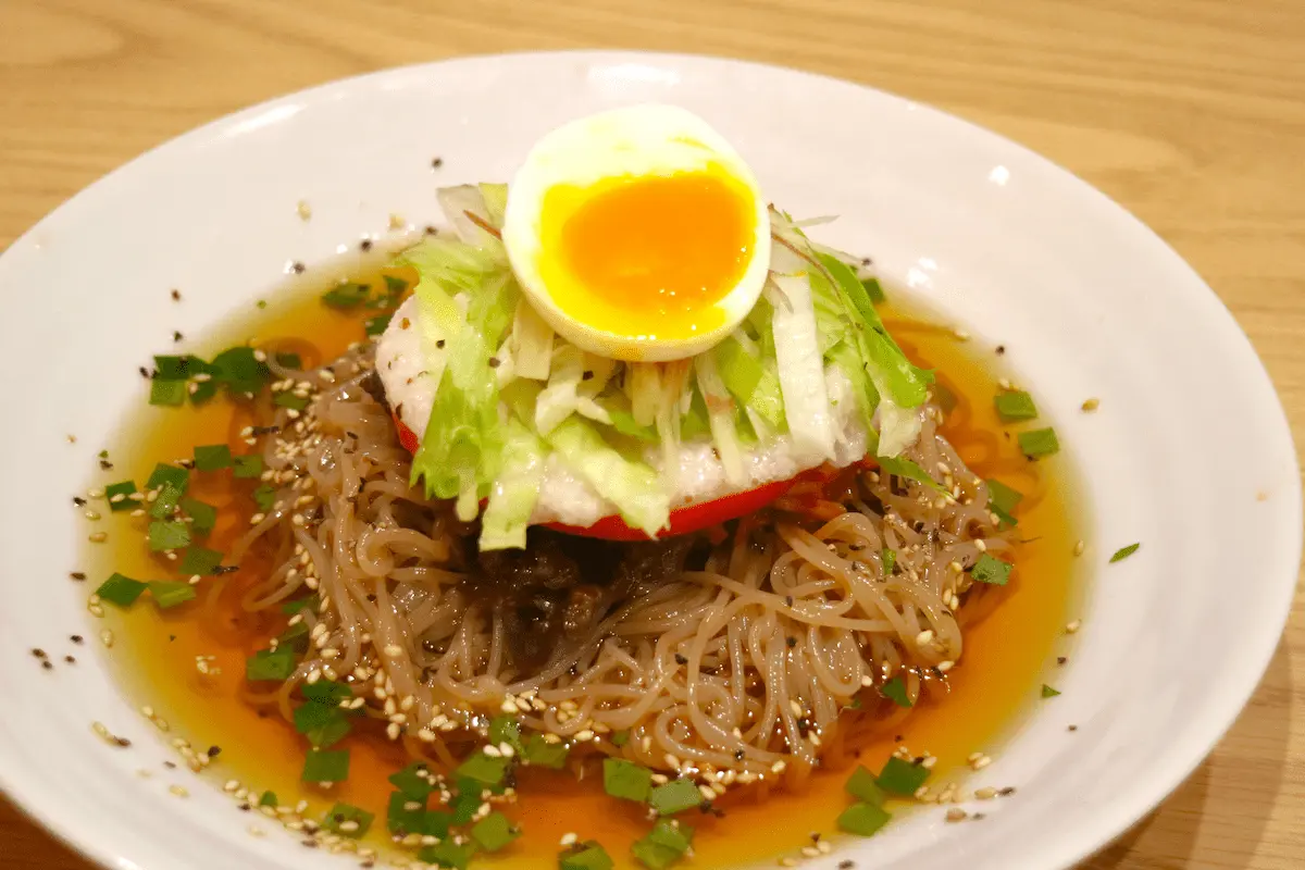 アリラン飯店のどんぐり冷麺