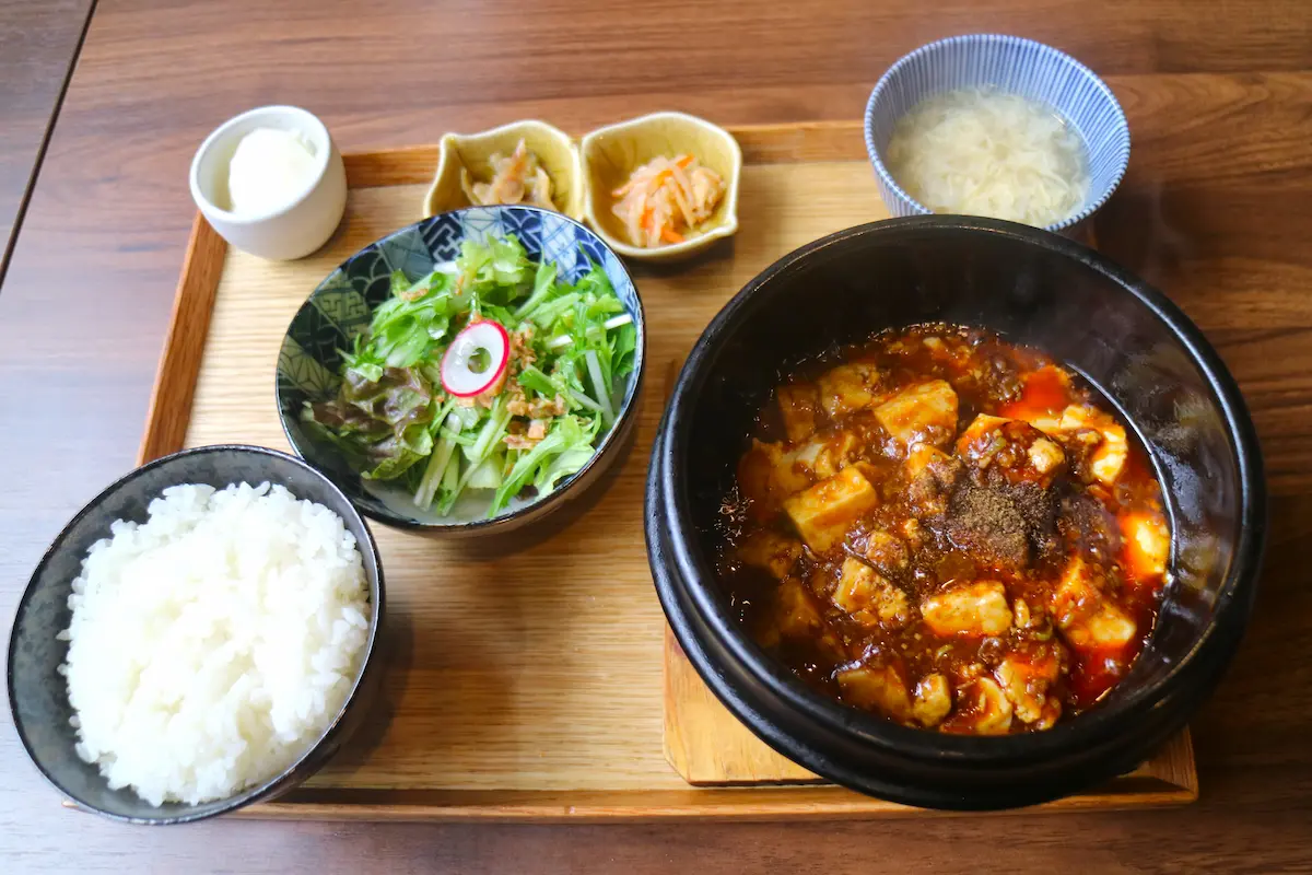 白兎　四川風土鍋麻婆豆腐定食