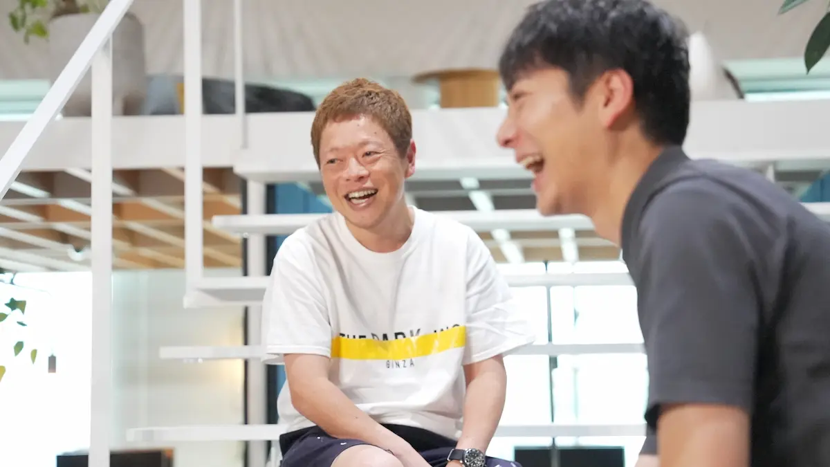 爆笑するネゴシックスさんと平川アナ