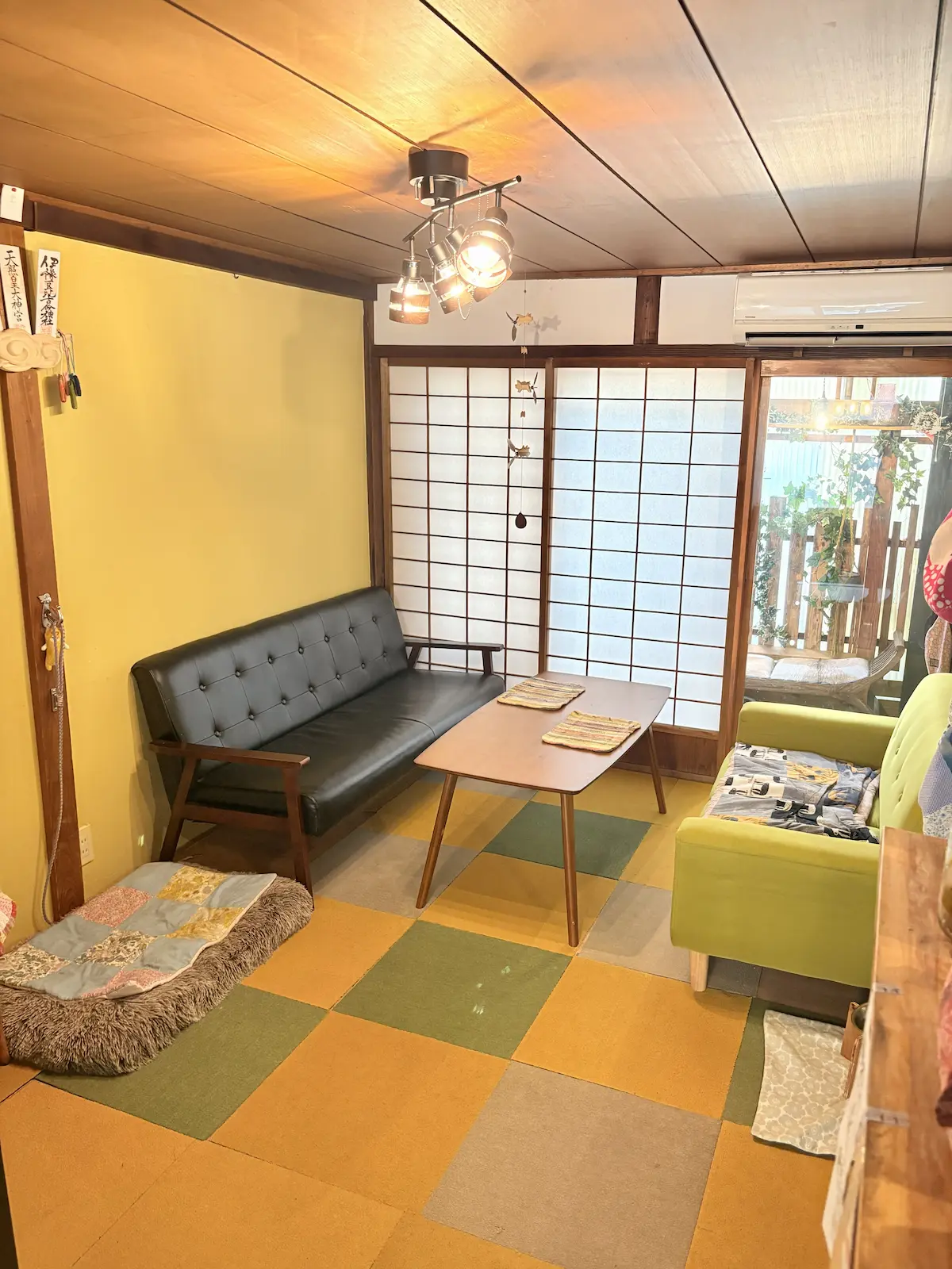 松江市の人気店カフェゆうのゆったりとした内装