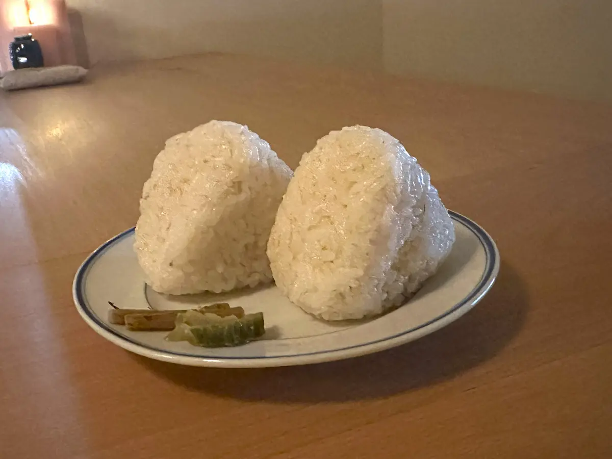 伊勢宮にあるバー　クロのハーブ米のおにぎり