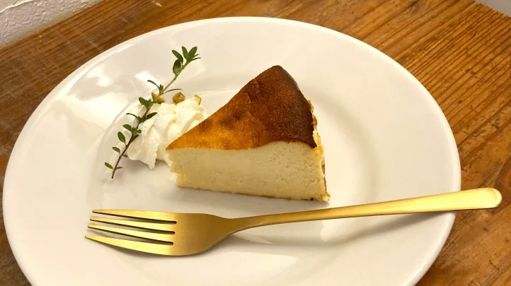 米子市皆生温泉のカフェ・ヒントのチーズケーキ